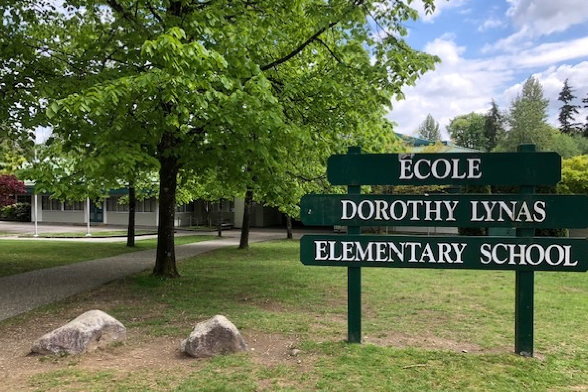 Dorothy Lynas School sign